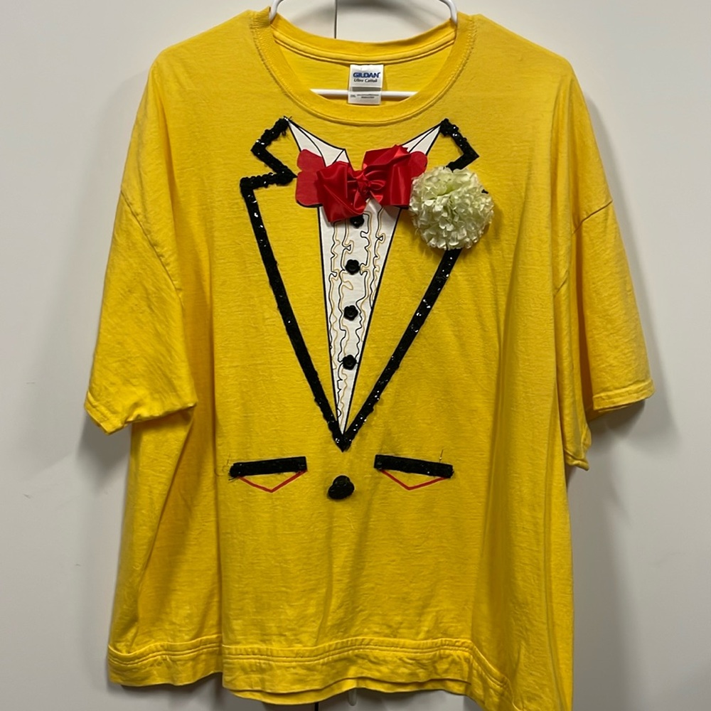 Deluxe clown shirt. Bowtie and dimensional flower. Sequins.  Halloween. Events